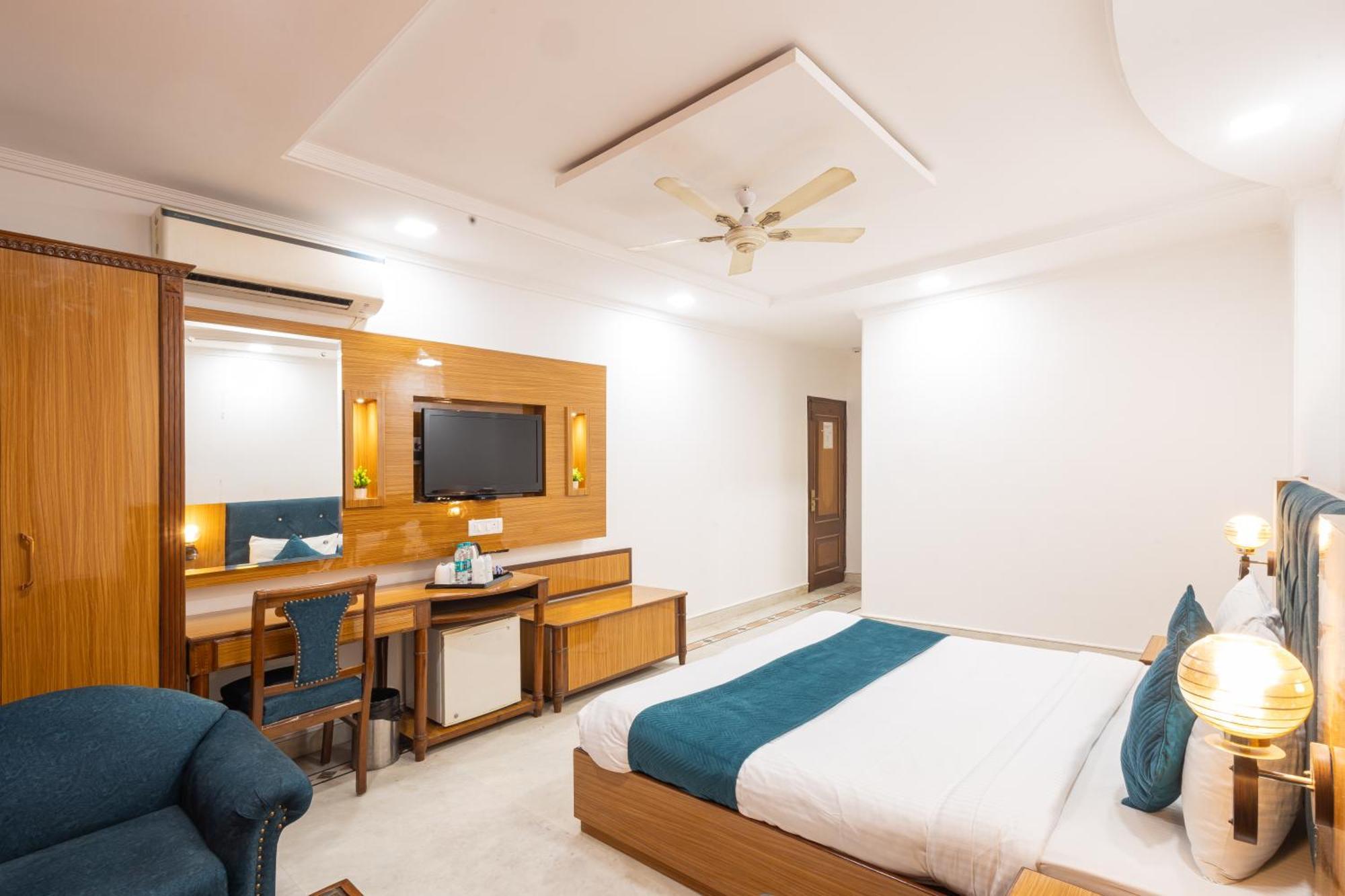 Hotel Panickers Residency - Ajmal Khan Market Near Karol Bagh Metro Delhi  Exterior photo