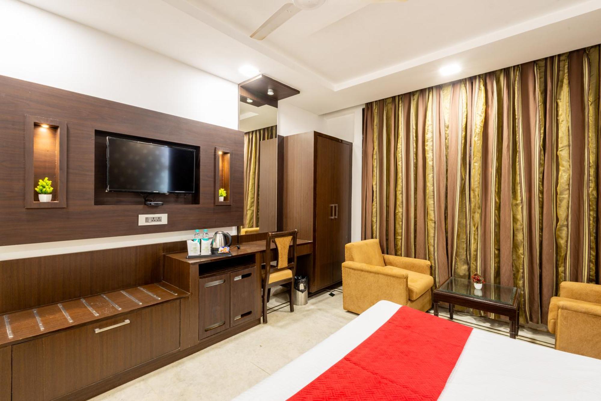 Hotel Panickers Residency - Ajmal Khan Market Near Karol Bagh Metro Delhi  Exterior photo